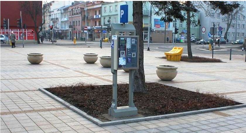 Czy właściciele tych pojazdów mogą parkować w Ciechanowie za darmo?