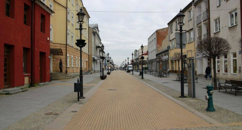 Z ostatniej chwili: Rząd znosi część restrykcji, pozostałe przedłuża