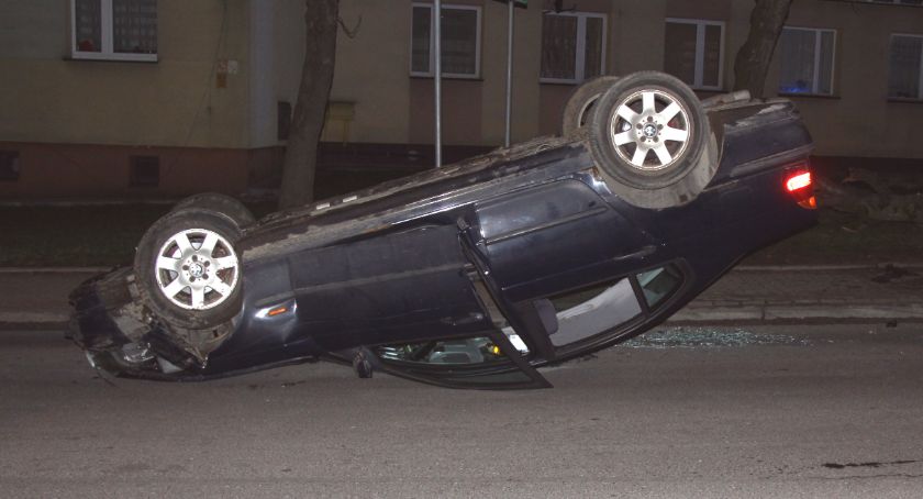 Dachowało BMW. Dwie osoby zatrzymane [zdjęcia]