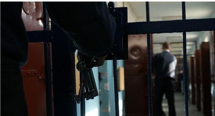 Ścigany listem gończym 25-latek zatrzymany przez policję