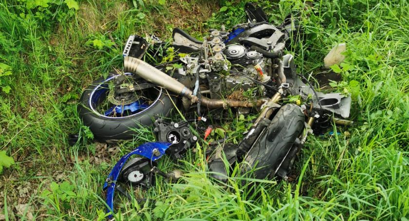 Motocykl zderzył się z quadem. Groźny wypadek w gminie Sońsk [zdjęcia]
