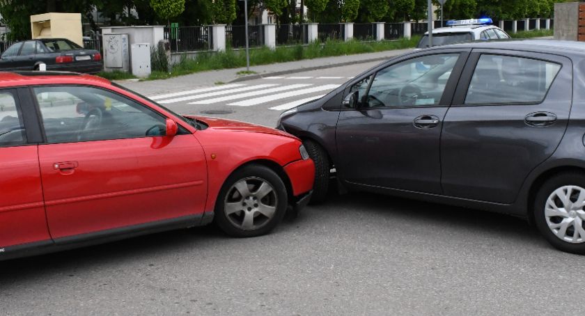 Młody kierowca spowodował wypadek. Był pijany [zdjęcia]
