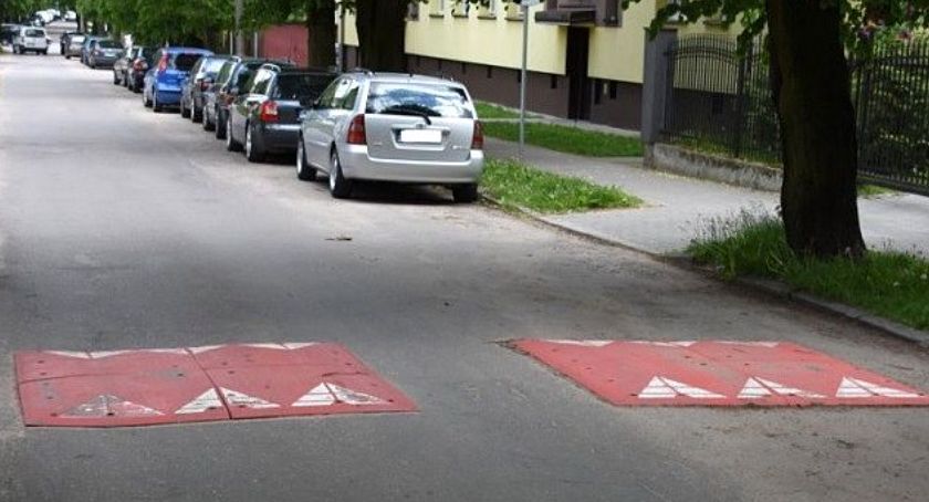 W Ciechanowie zamontowano kolejne progi zwalniające