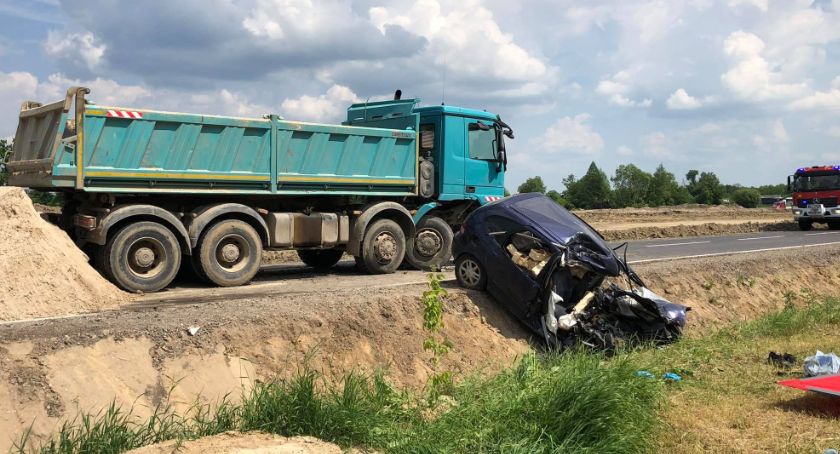 AKTUALIZACJA: Tragiczne informacje z miejsca wypadku w gminie Glinojeck [zdjęcia]