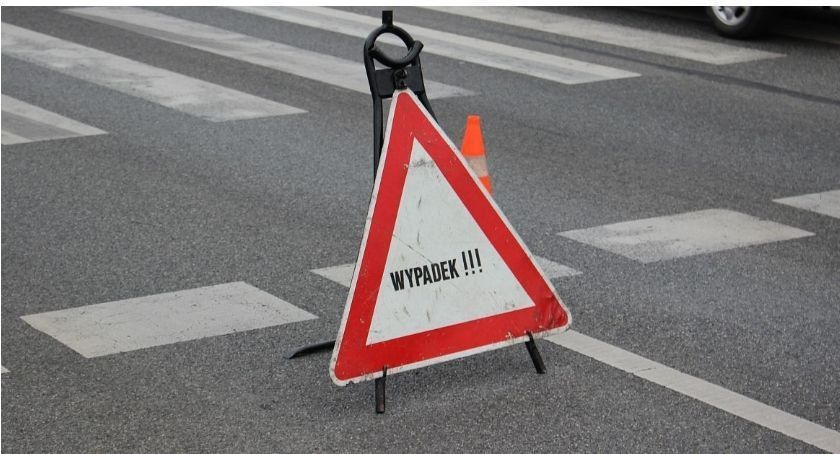 Kierująca Audi uderzyła w dostawczaka w Ciechanowie