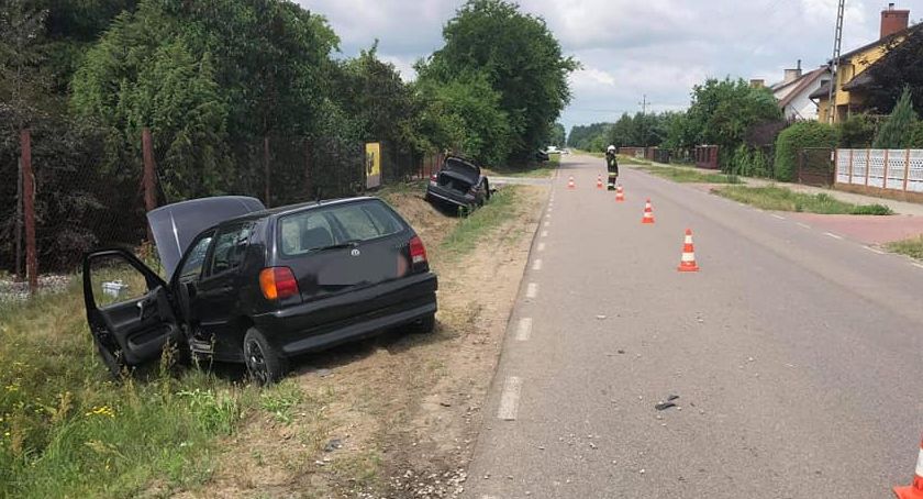 Wyprzedzała kilka pojazdów. Zderzenie BMW z VW [zdjęcia]