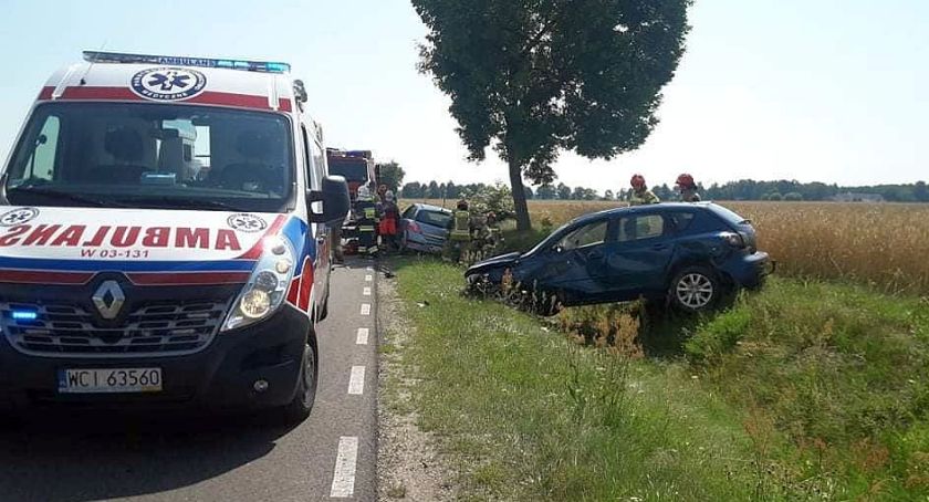 Kierowcy ranni w wypadku pod Ciechanowem [zdjęcia]