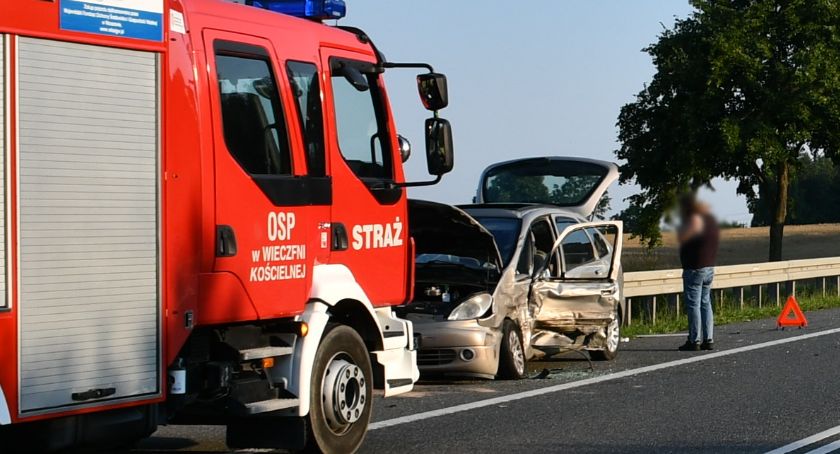 Wypadek drogowy z udziałem sześciorga dzieci [zdjęcia]