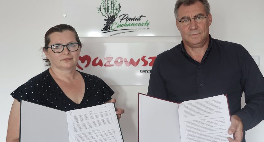 Umowa podpisana. Za ponad pół miliona zł przebudują drogę w gminie Sońsk
