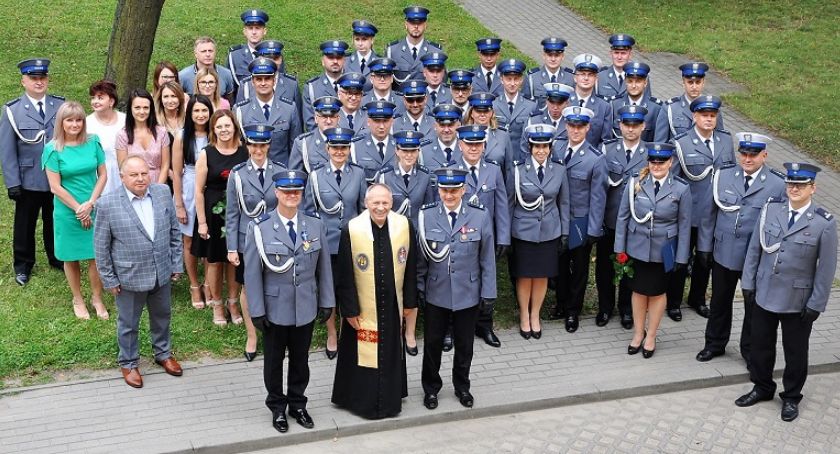 Awanse, medale i odznaczenia. Policjanci z Ciechanowa obchodzili swoje święto [zdjęcia]