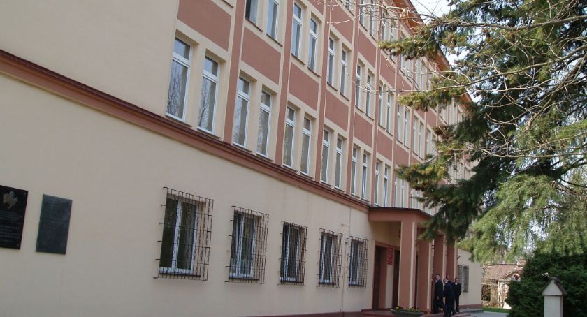Zmarła wieloletnia dyrektor ciechanowskiej Dwójki