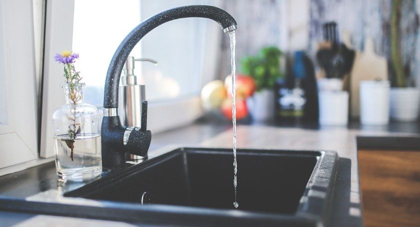 Woda z wodociągu w gminie Glinojeck znów nie nadaje się do picia. Sanepid wyjaśnia dlaczego
