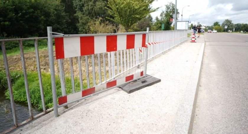 W centrum Ciechanowa ruszył remont mostu
