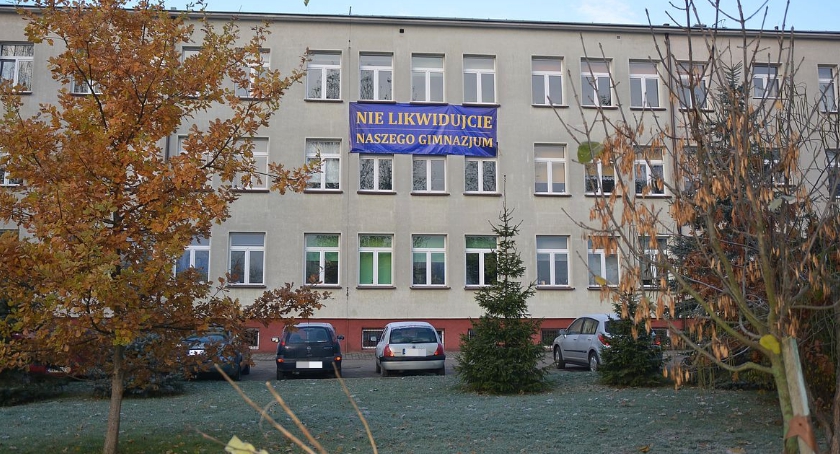 Miasto nie sprzeda budynków po likwidowanych gimnazjach. Powstaną w nich szkoły podstawowe