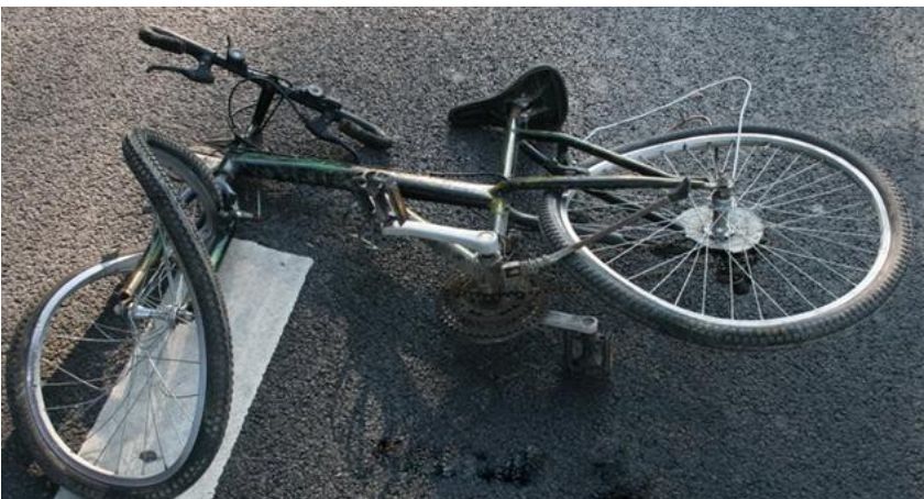 Nastoletni rowerzysta potrącony na ścieżce rowerowej