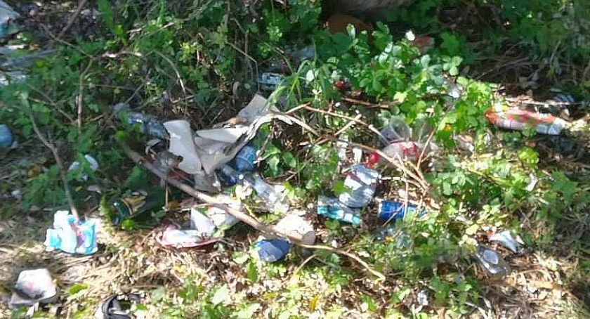 Wasze Info: Kolejne zaśmiecone miejsce w Ciechanowie [zdjęcia]