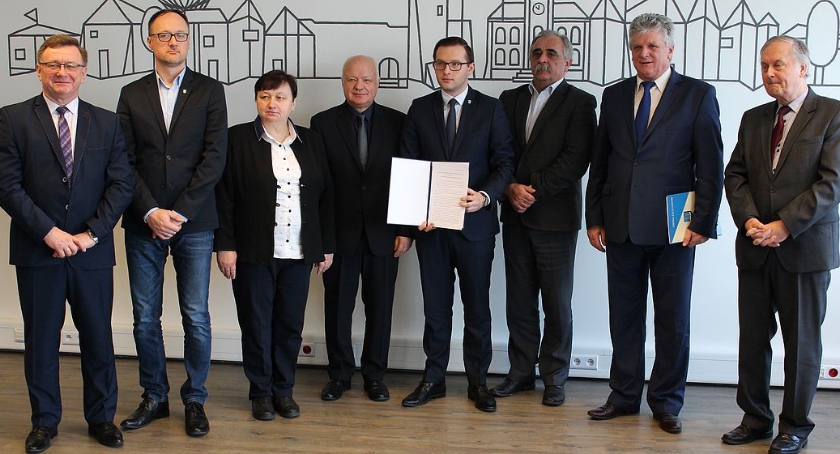 Prezydent, burmistrz i wójtowie z powiatu ciechanowskiego przeciwni dwukadencyjności (wideo)