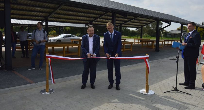 Wstęga przecięta. Targowisko w Glinojecku oficjalnie otwarte [zdjęcia]