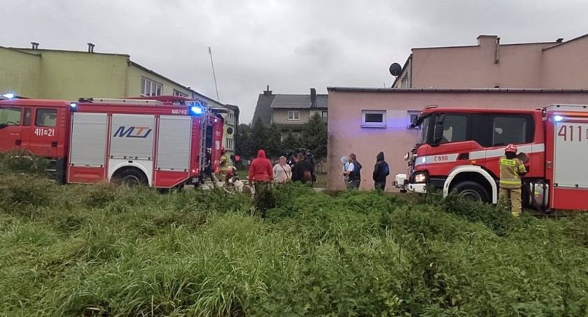 Pożar w budynku wielorodzinnym w Ciechanowie