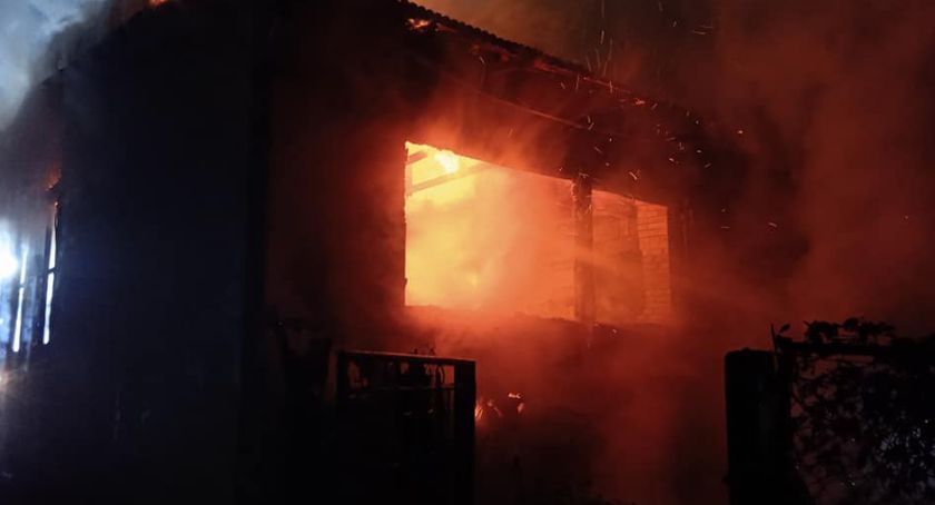 Tragiczny finał pożaru domu. Zginął mężczyzna [zdjęcia]