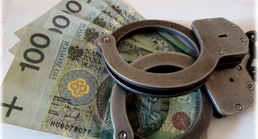 Wyłudzali kredyty. Ciechanowska policja zatrzymała sześć osób