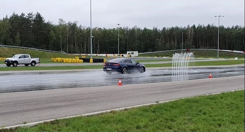 Kierowcy z Ciechanowa mogą spróbować sił na płycie poślizgowej
