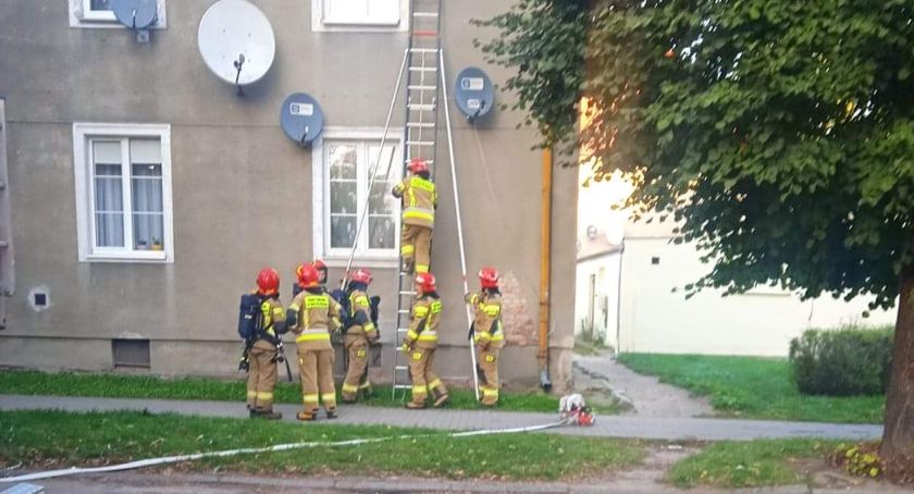 Akcja strażaków na osiedlu Bloki [zdjęcia]