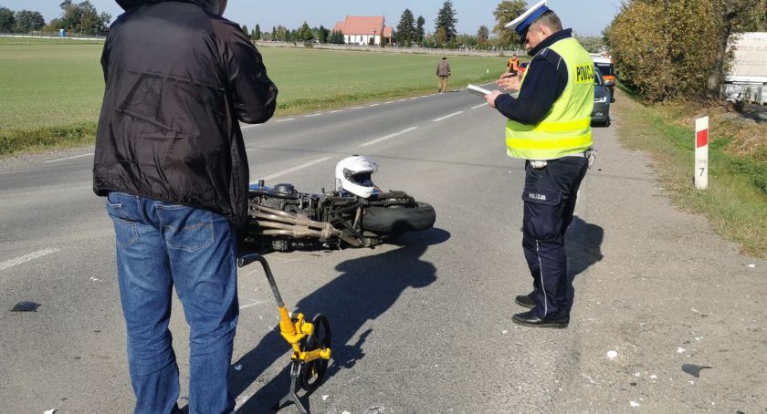 Motocyklistka ranna po zderzeniu z dostawczakiem [zdjęcia]