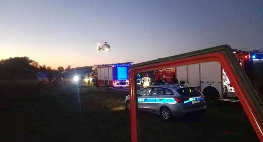 Motocykl uderzył w ciągnik. Wśród poszkodowanych jest dziecko [zdjęcia]