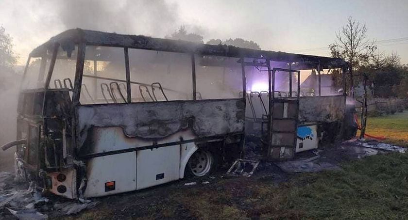 Autobus doszczętnie spłonął [zdjęcia]