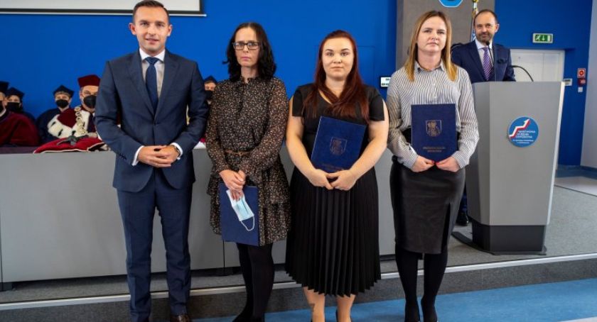 Nagrody prezydenta dla najlepszych studentów z Ciechanowa