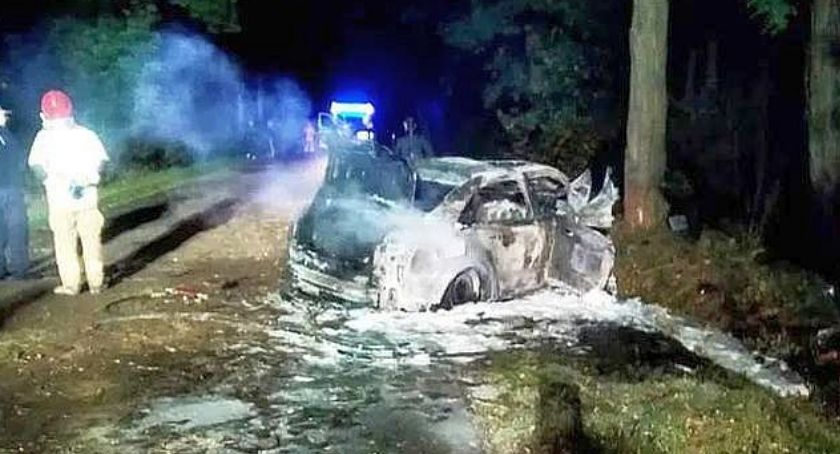 Czworo nastolatków zginęło w wypadku. Ich auto spłonęło
