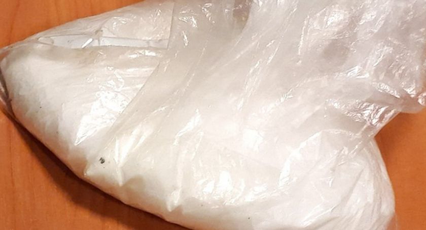 Narkotyki i nielegalne papierosy w domu 61-latki