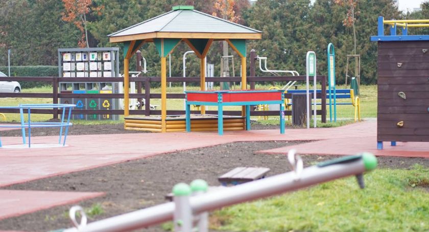 Nowe oblicze pacu zabaw na zamkowych błoniach