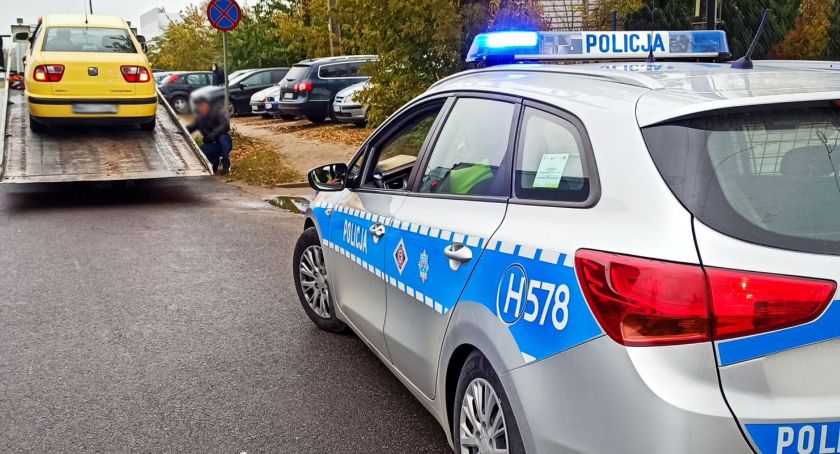 W ciągu godziny odholowali mu dwa auta