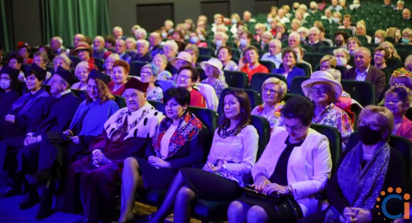 Seniorzy z Ciechanowa zainaugurowali rok akademicki [zdjęcia]