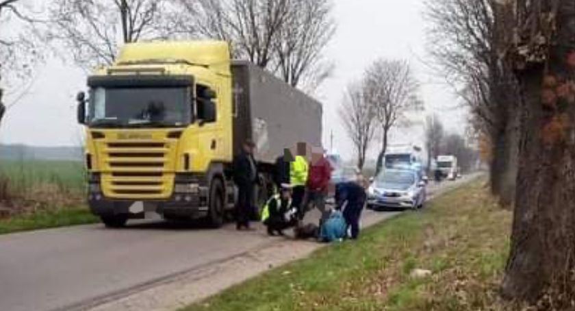 Uciekał kradzioną ciężarówką. Policja musiała ustawić blokady
