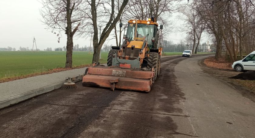 Trwa remont drogi w powiecie ciechanowskim. Będą duże utrudnienia w ruchu 