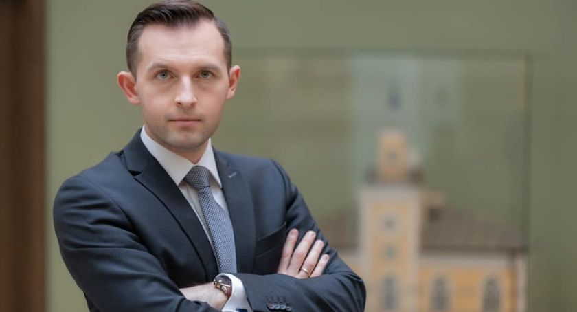 Prezydent Ciechanowa z dużą podwyżką wynagrodzenia