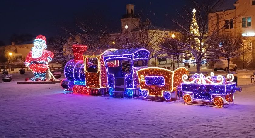 Ciechanów już udekorowany na święta [zdjęcia]