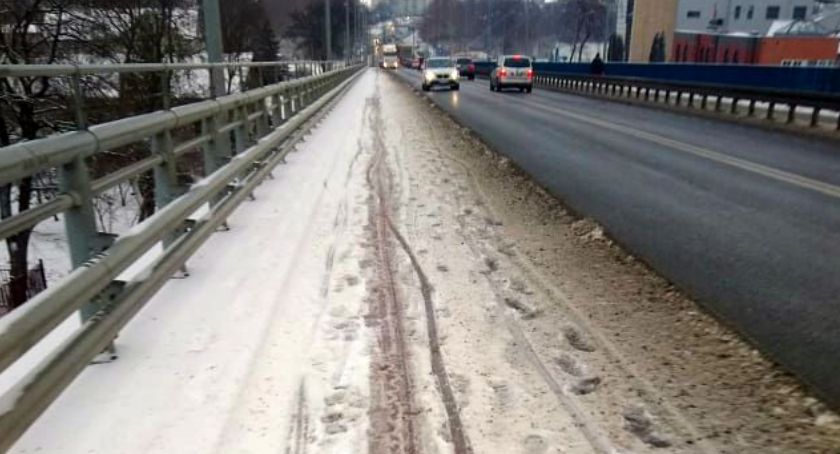 Wasze Info: Drogowcy powinni przy odśnieżaniu pamiętać też o rowerzystach