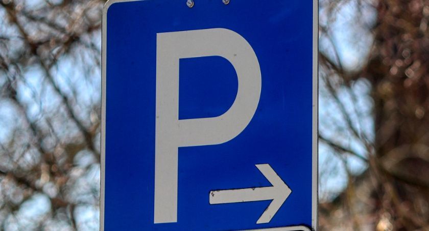 Problemy z parkowaniem na ciechanowskim osiedlu. Interweniuje radny
