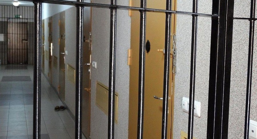 Nie miał maseczki i awanturował się w sklepie. Był poszukiwany