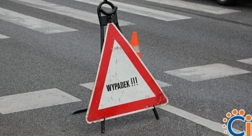 Kobieta potrącona na przejściu dla pieszych