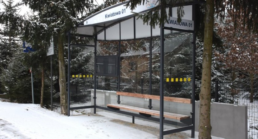 W Ciechanowie pojawiły się nowe wiaty przystankowe
