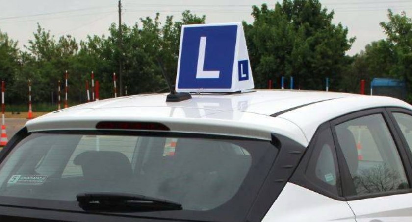 Zdał egzamin na prawo jazdy i wyjechał z ośrodka własnym autem. Zatrzymała go policja