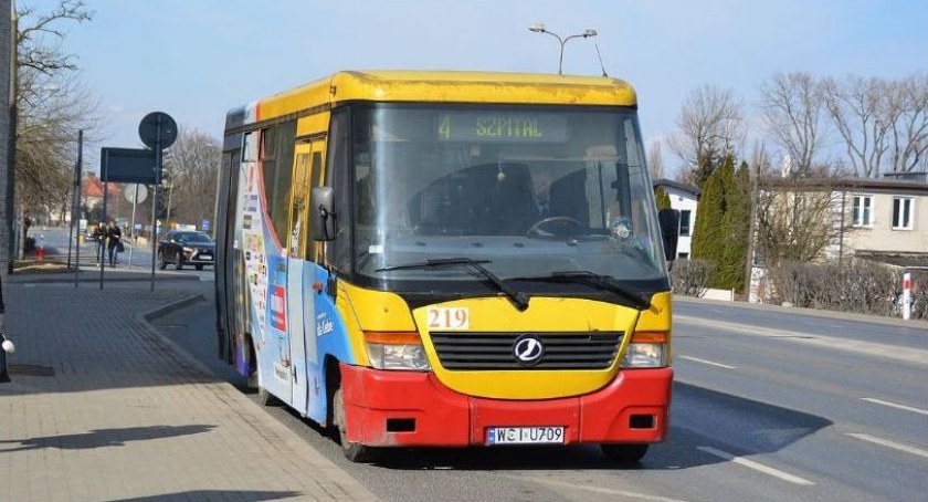 Wasze Info: Kierowcy autobusów nagminnie nie sygnalizują tego manewru