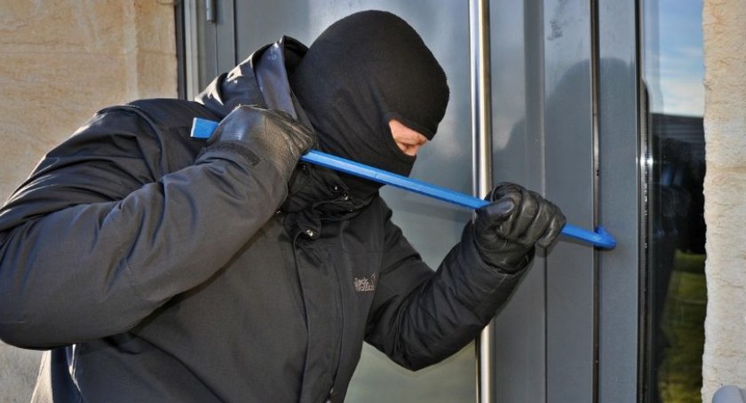 Seria włamań w Ciechanowie. Straty wynoszą 150 tysięcy złotych