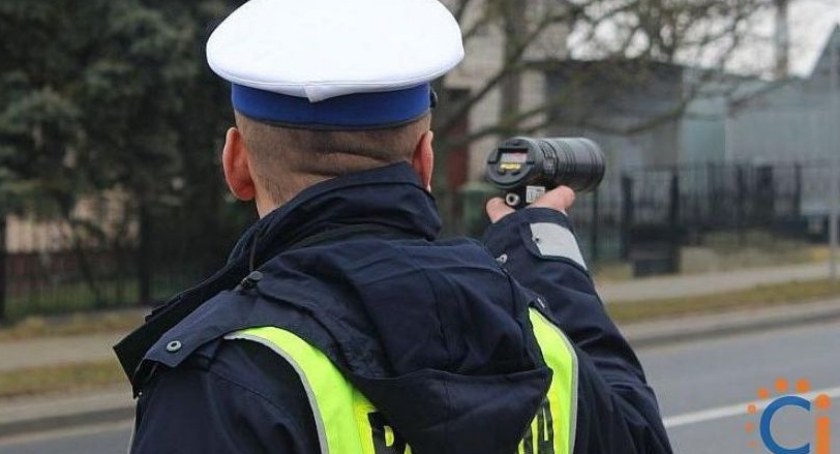 Kierowca Opla zatrzymany w Ciechanowie przez policję