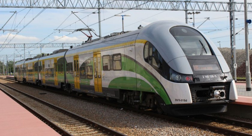 Utrudnienia i odwołane pociągi na linii Ciechanów-Warszawa